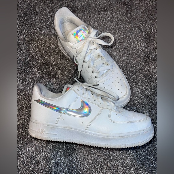 Chrome Nikes light wear small creasing - Picture 2 of 7